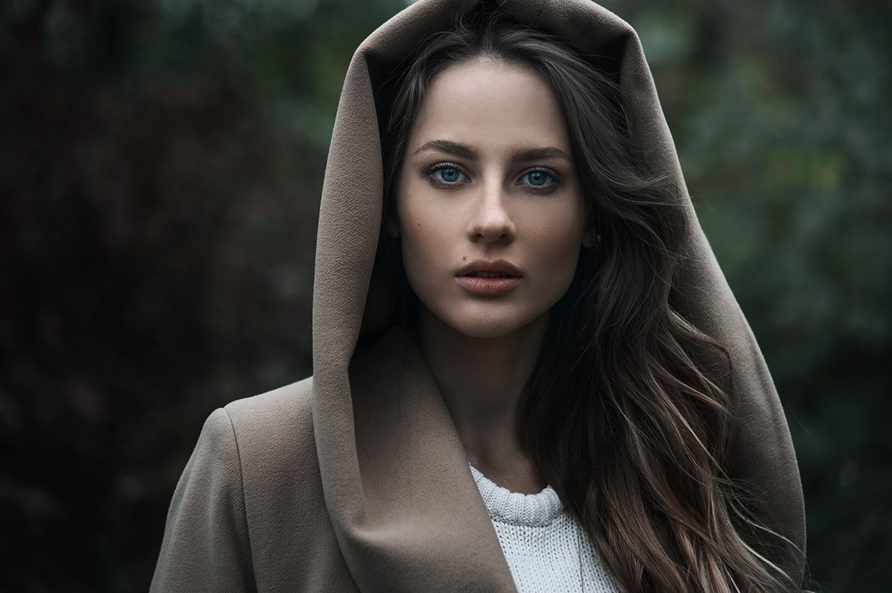 tvář, ženy, model, portrét, dlouhé vlasy, při pohledu na diváka, fotografování, digestoře, móda, vlasy, kůže, hlava, supermodelka, dívka, krása, oko, žena, dáma, tma, účes, portrétní fotografie, focení, hnědé vlasy, umění model, fiktivní postava