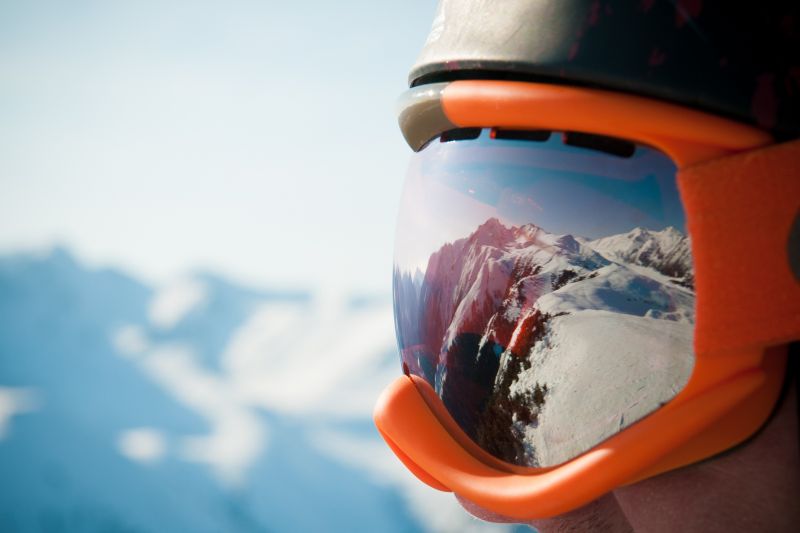 3910x2607 px, googles, helmet, mountain, reflection, snow 3910x2607 px, googles, helmet, mountain, reflection, snow
