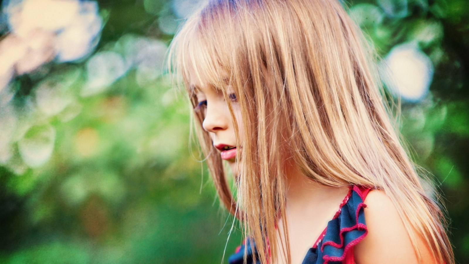 tvář, slunečnímu záření, model, portrét, dlouhé vlasy, Červené, fotografování, profil, zelená, modrý, vlasy, emoce, jaro, Osoba, kůže, barva, květ, dívka, krása, usměj se, oko, dáma, blond, účes, portrétní fotografie, focení, hnědé vlasy, mimika, orgán, zblízka, interakce, dlouhé vlasy