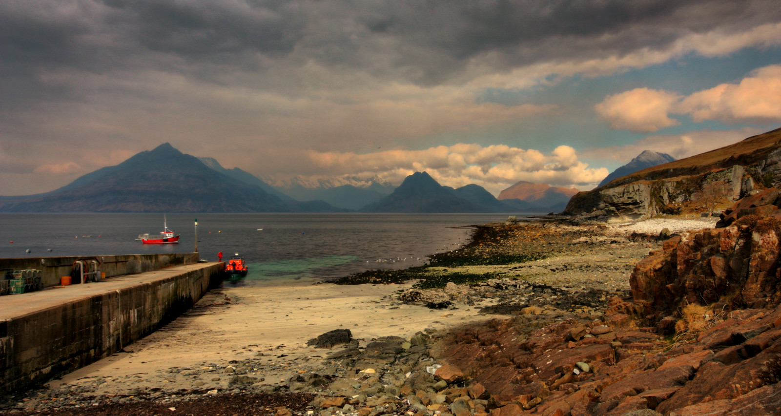 oceán, Spojené království, cestovat, moře, divoký, dovolená, nebe, útes, hora, Dovolená, Černá, Skye, pláž, voda, mraky, Kánon, krajina, pobřeží, březen, Skotsko, molo, loď, jaro, vrchovina, písek, scenérie, skály, Pohled, isleofskye, Británie, sjednocený, skvělý, scénický, skotský, sigma, Království, vnitřní, pobřežní, britský, rozsah, ostrůvek, mrzutý, Hebridy, Cuillin, Elgol, cliffside, 450D