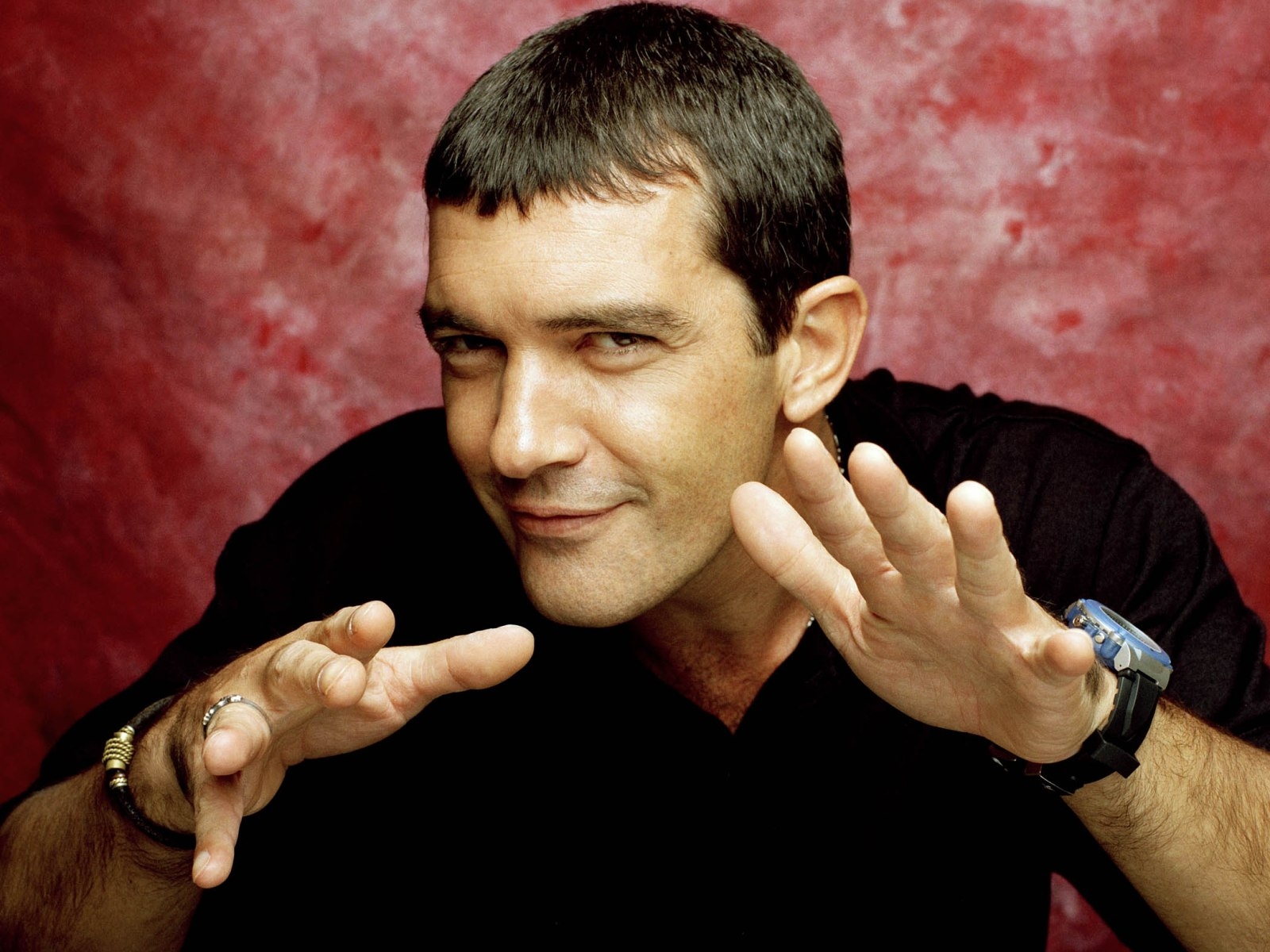 Antonio Banderas, attore, uomo, emozioni, gesti