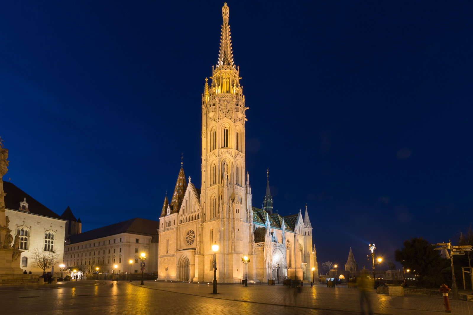 by, bybilledet, nat, arkitektur, bygning, afspejling, vinter, aften, tårn, Canon, firkant, kirke, skumring, Budapest, Ungarn, katedral, Spir, longexposure, Bluehour, udendørs, unesco, streetphotography, milepæl, 500v20f, sightseeing, 70d, sted for tilbedelse, 365project, 250v10f, Templom, varosnezes, budacastle, budaivar, epiteszet, epulet, matthiaschurch, matyastemplom