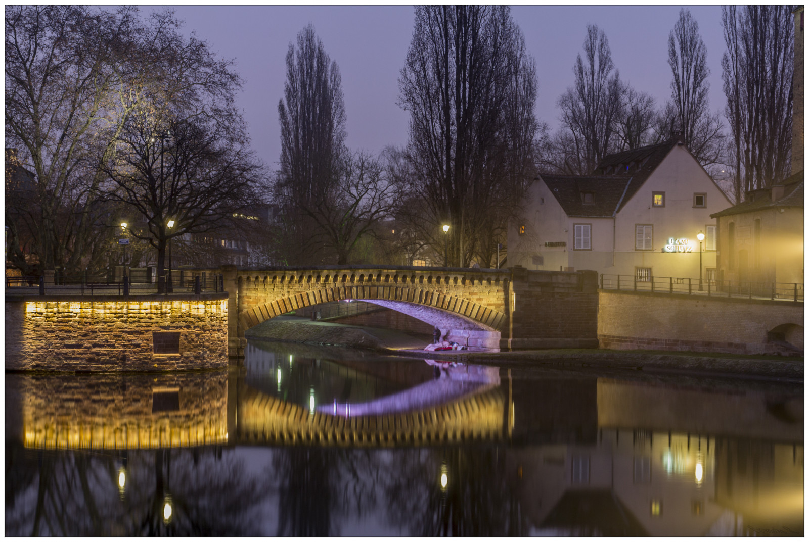 slunečnímu záření, noc, odraz, večer, ráno, most, Francie, soumrak, Strasbourg, Alsace, světlo, longexposure, odrazy, osvětlení, bez domova, pont, reflets, br CKE, licht, Lumiere, Reflexionen, Snímek obrazovky, nemocný, poselongue, nouze, osvětlení krajinářské, nejkrásnější, basrhin, lampen, Lampes, Beleuchtung, sansdomicile, sDF, winterabend, winterevening, soir edhiver, d tresse, obdachlos