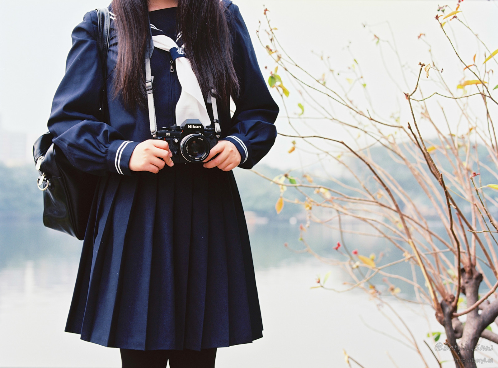 bílý, Černá, portrét, Čína, park, zima, ponožky, šaty, punčocháče, Fotoaparát, modrý, vzor, škola, móda, školačka, Nikon, bokeh, punčocháče, jaro, jednotný, anonymní, fotoaparát značky kodak, oblečení, Dospívající, námořník, Mládí, 100, Kanton, F3, roztomilý, dívka, ruka, 90mm, F35, film, tělo, dlouhé vlasy, MAMIYA, 120, školní uniforma, střední škola, focení, svrchní oděvy, ektar, neprůhledný, mediumformat, tmavě modrá, 6x45, guangdong, rb67