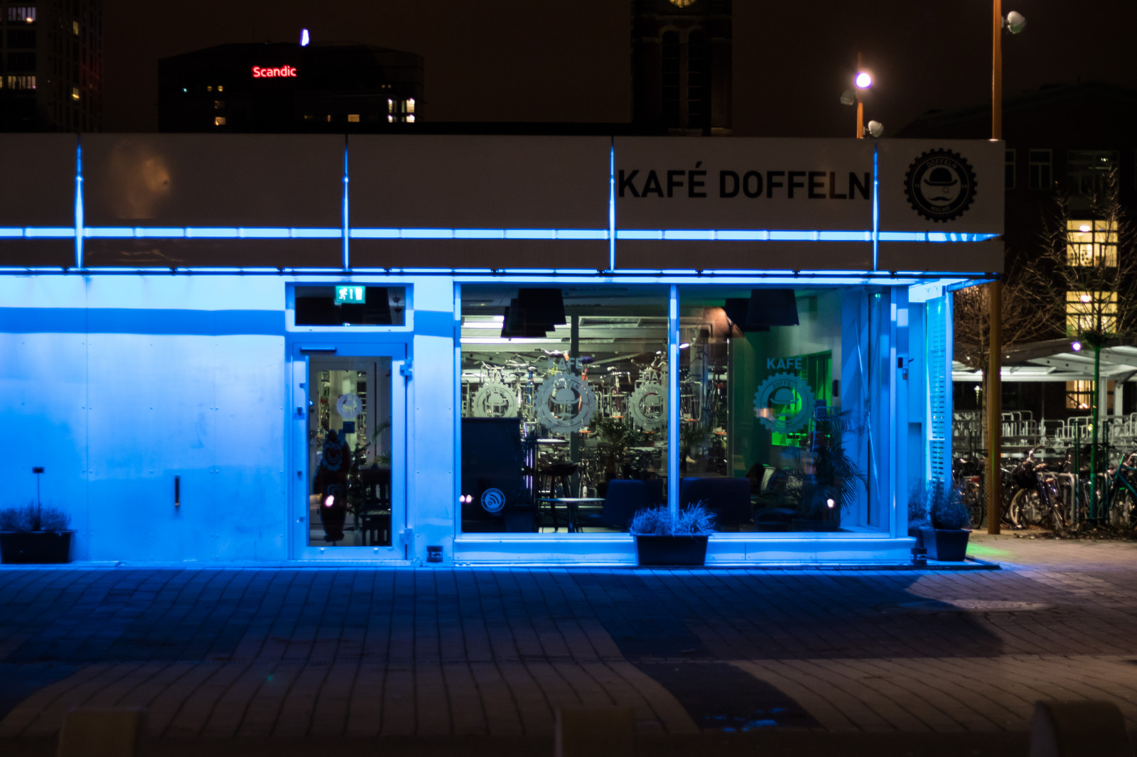 nat, blå, bar, lys, station, belysning, togstation, Triangeln, malmø, t gstation, gatufoto, nightphotography, natt, scene, om natten, exif model canoneos760d, geocountry, kamera gør kanon, geocity, kameramodel canoneos760d, geostate, geolocation, exif gøre kanon, exif isospeed 1250, exif focallength 50mm, exif linse ef50mmf18stm, exif åbning 18, streetphotography, nattfotografering