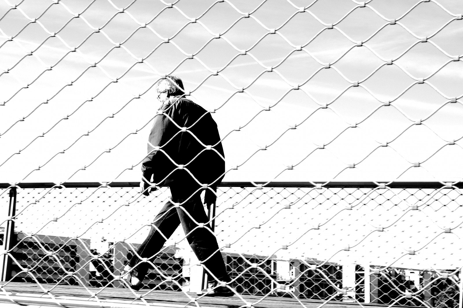 bílý, Černá, černobílý, ostnatý drát, nebe, fotografování, vzor, plot, Seine, úhel, plocha, síť, Street View, design, čára, pletivo, noiretblanc, blackandwithe, photoderue, urbanarte, rekreace, paris13, photopascalcolin, Černý a bílý, monochromatické fotografování, font, outdoor struktura, drátěné pletivo, drátěné pletivo, passerelle, stock photography