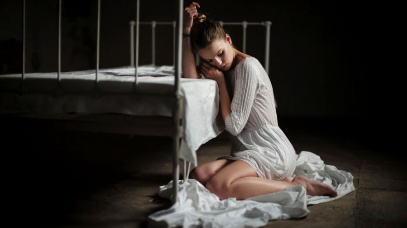 women, model, photography, brunette, sitting, bed