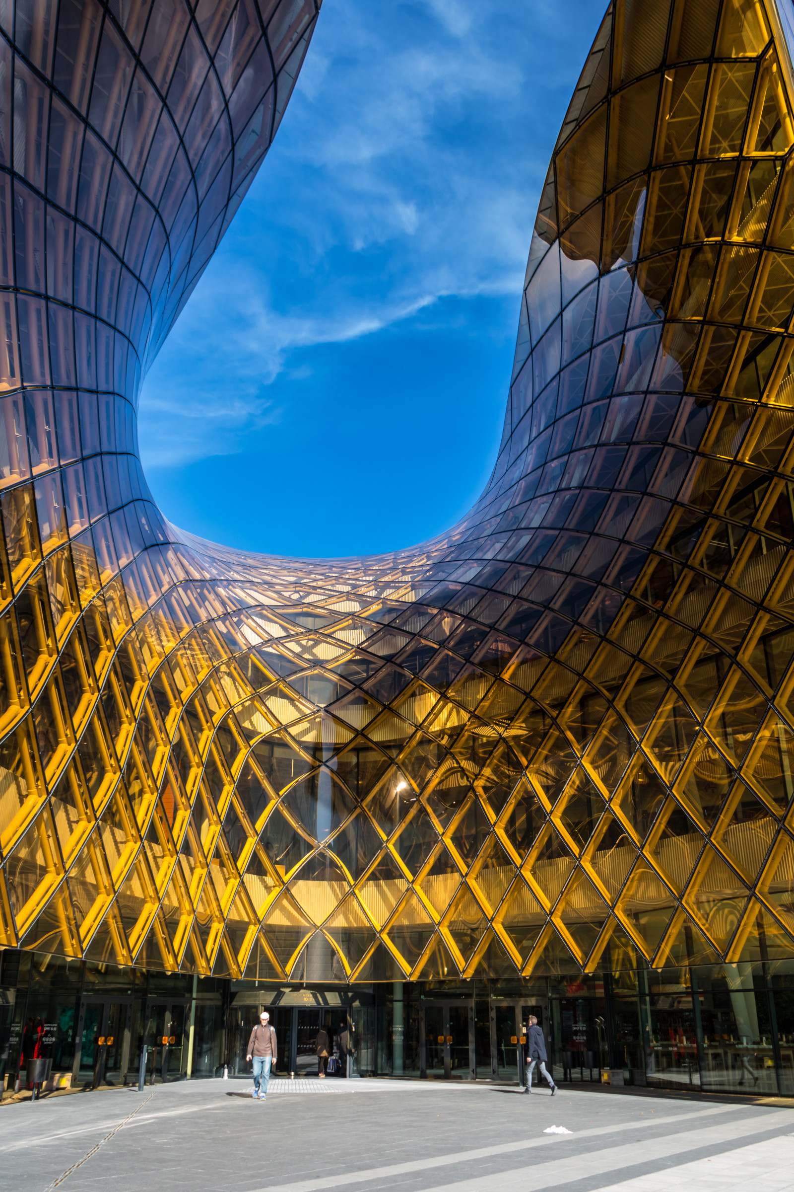 architektura, odraz, symetrie, mrakodrap, žlutý, zlato, struktura, Emporia, zlatý, nákupní centrum, Malmo, nákupní centrum, gul, mezník, Atmosféra Země, sportovní dějiště