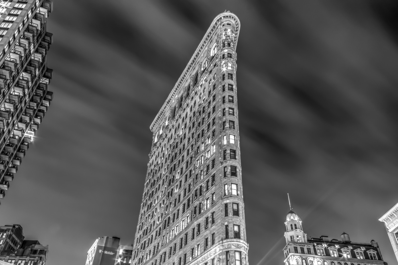 monokrom, by, bybilledet, nat, arkitektur, bygning, himmel, fotografering, skyer, skyline, skyskraber, tårn, HDR, Manhattan, nightscape, metropol, sort og hvid, longexposure, bw, bygninger, NewYork, Gade syn, nightphotography, 5thavenue, Flatiron Building, midtown, nyc, milepæl, dagtimerne, New York City, kigger op, highdynamicrange, byområde, sort og hvid, monokrom fotografering, hovedstadsområde, højhus, gothamist, lehdr, 5thave, madisonpark, flatirondistrict, stock photography