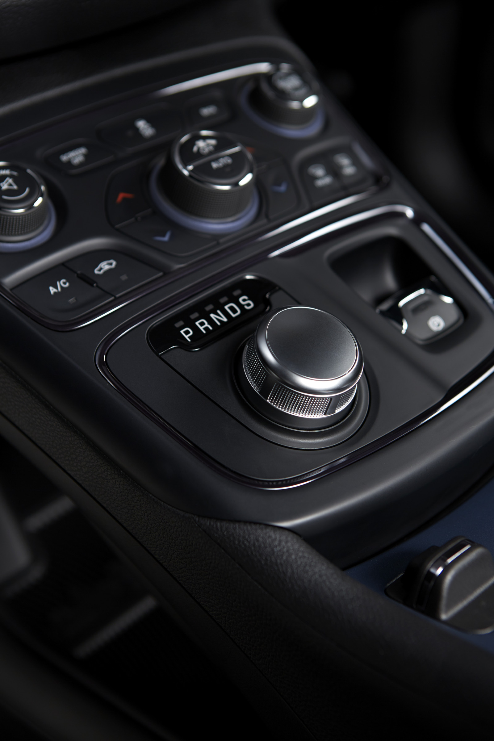 auto, vozidlo, sportovní auto, 2015, Chrysler, volant, limuzína, netcarshow, netcar, obrázky vozidel, photo auto, 300 S, kolo, superauto, pozemní vozidla, automobilový exteriér, automobil make, luxusní vůz, rodinný vůz, výkonné auto, městské auto, sportovní užitkové vozidlo