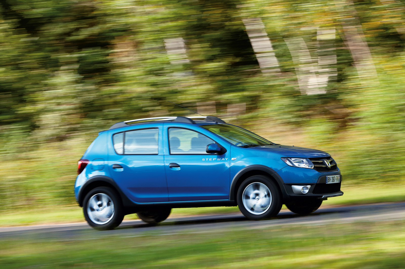 autó, jármű, 2013, Dacia, netcarshow, netcar, autó képek, autó fotó, Sandero Stepway, szárazföldi jármű, családi autó, Sport-haszon jármű, kompakt sport haszonjármű, ferdehátú, supermini, Dacia Sandero