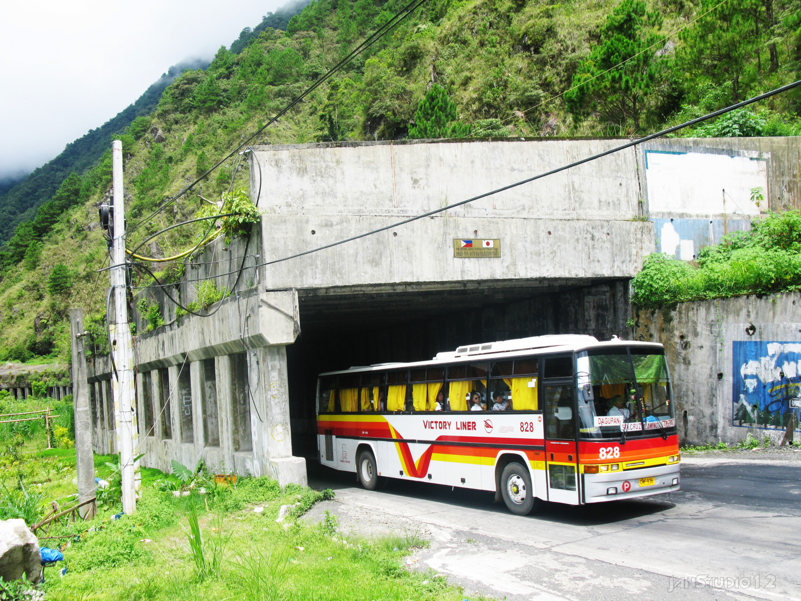 Hintergrundbilder Bus, Autobahn, Nissan, Schuss, Diesel, Euro, Lage