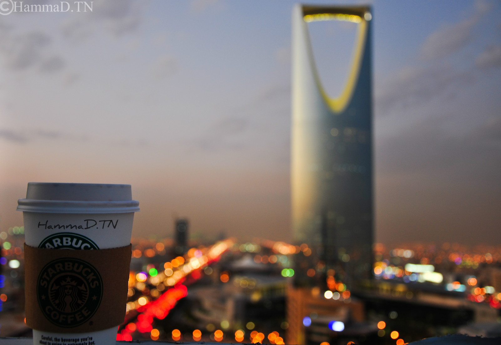 krajina, bílý, Černá, město, noc, Příroda, nebe, fotografování, mraky, káva, věž, fotograf, Nikon, Království, bokeh, Starbucks, šedá, banka, výstřel, Nashville, 2012, UMĚNÍ, světlo, dlouho, expozice, cars, během dne, d90, saúdská, arábie, KSA, hammadtn, Anoud