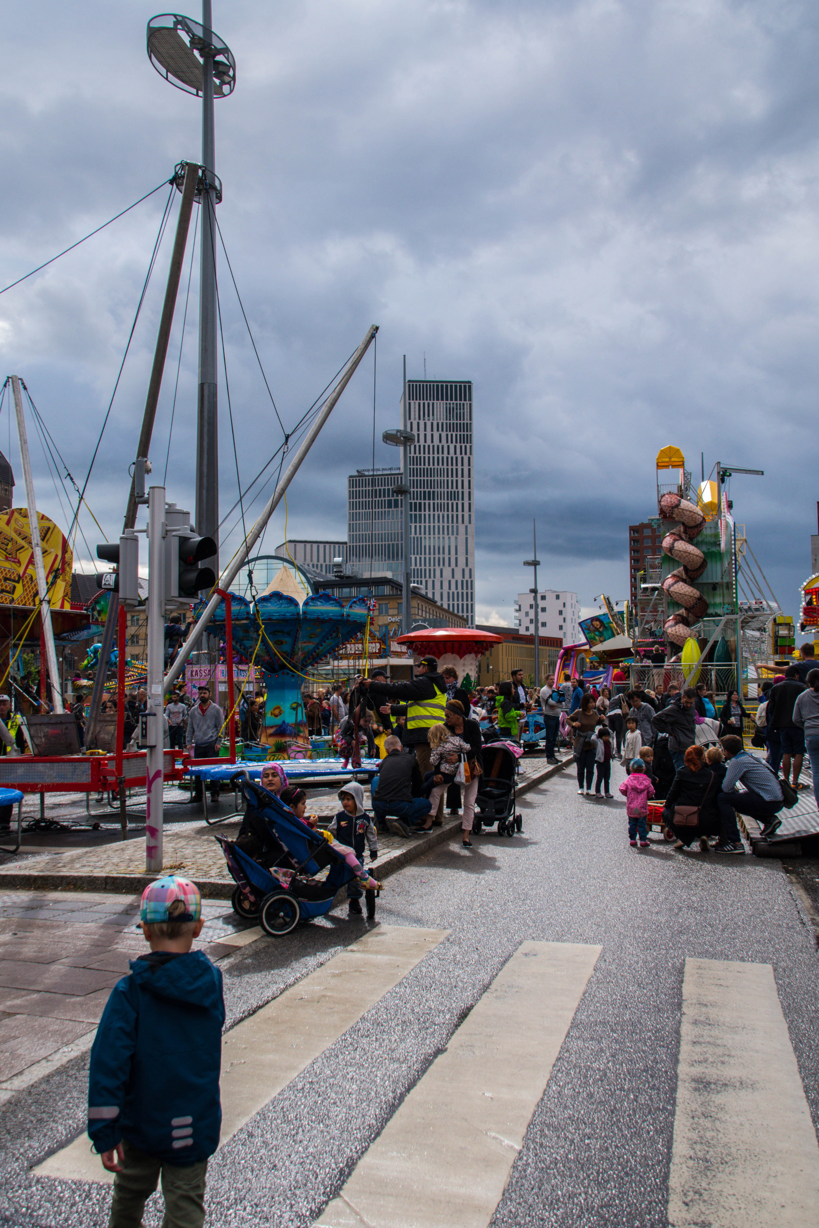 jídlo, ulice, vozidlo, hudba, Cestovní ruch, Švédsko, doprava, chodník, infrastruktura, Sverige, festival, sk nel n, se, Malmo, Malm Festivalen, musik