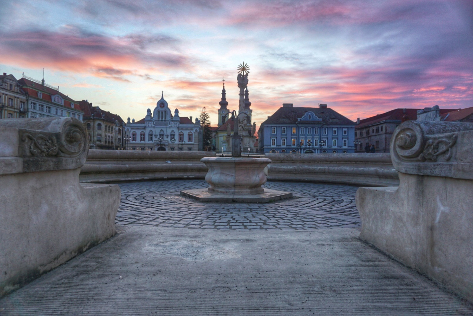 krajina, západ slunce, město, ulice, voda, budova, nebe, mraky, Rumunsko, Cestovní ruch, večer, ráno, Sony, Slunný, soumrak, jaro, teplý, památník, pamětní, mrak, svítání, venkovní, budovy, staré Město, výlet, mezník, sonnenuntergang, mraky, brunnen, Sonnig, dávná historie, historické místo, meteorologický jev, vodní prvek, Altstadt, Fruhling, Timisoara, Rumänien, Alfa5100