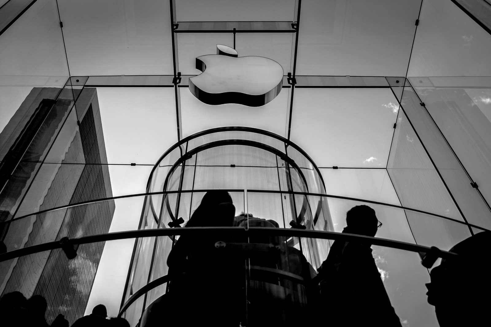 mennesker, hvid, sort, monokrom, by, arkitektur, by-, bygning, himmel, skygge, fotografering, silhuet, symmetri, terning, USA, Manhattan, Lightroom, struktur, elektricitet, Fujifilm, York, vinkel, lys, æble, ny, bw, belysning, linje, butik, ny, nyc, mørke, XE1, silhueta, e, øjebliksbillede, Branco, preto, pb, sort og hvid, monokrom fotografering, dagslys, xtrans, Grises, stock photography