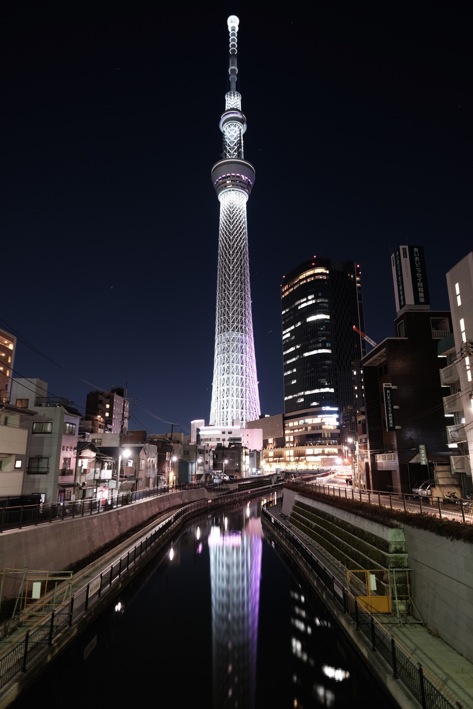เมือง, cityscape, กลางคืน, สถาปัตยกรรม, การสะท้อน, เส้นขอบฟ้า, ตึกระฟ้า, ตอนเย็น, หอคอย, พลบค่ำ, มหานคร, โตเกียว, fujifilm, Skytree, ตัวเมือง, ฟูจินอน, สถานที่สำคัญ, tokyoskytree, classicchrome, x, xt1, xf14mmf28r, xf14mm, fuyumiyabi, เขตเมือง, ปริมณฑล, นิคมอุตสาหกรรมของมนุษย์, หอบล็อก