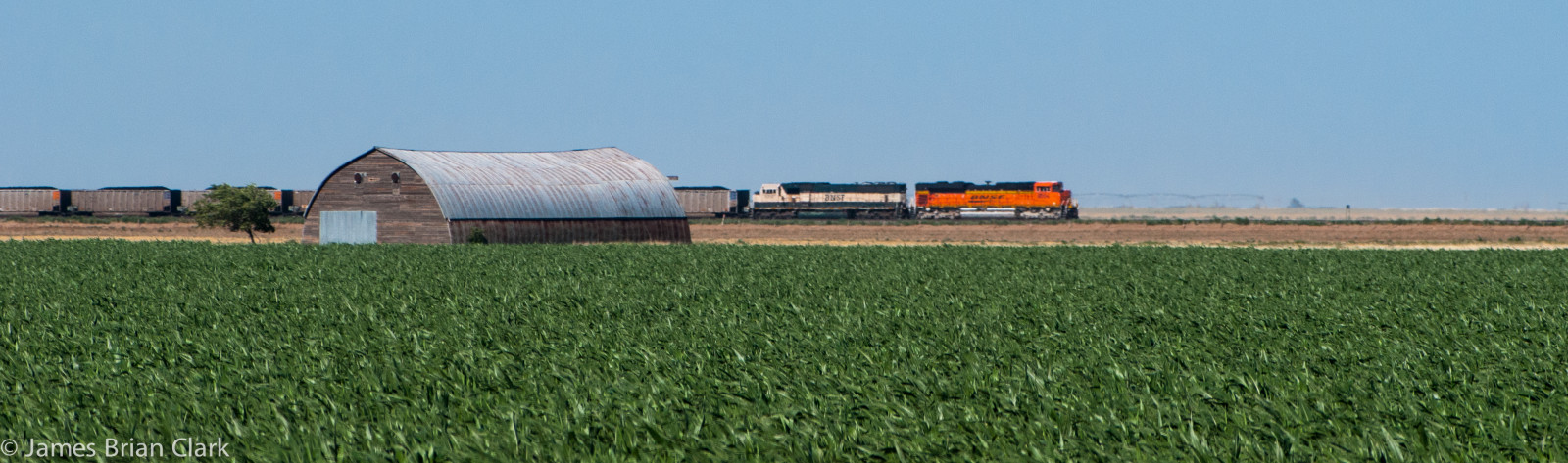 slunečnímu záření, krajina, barvitý, jídlo, západ slunce, Příroda, prostor, tráva, nebe, venku, pole, mraky, Cestovní ruch, zelená, modrý, Volně žijících živočichů, slunce, hospodařit, horizont, letní, pláně, Spojené státy americké, Slunný, Colorado, životní prostředí, roadtrip, Montana, dovolená, venkovský, Průhled, země, barva, klidný, mrak, scéna, západ, Krásná, zlatý, scenérie, zvíře, cestovat, Pohled, vibrující, počasí, lučina, skvělý, Amerika, rostlina, venkovní, sezóna, přírodní, zemědělství, mimo, venkov, pastvina, přistát, rozcuchaný, zemědělství, louka, klidný, prostý, scénický, americký, horizontální, ploché, trávník, prérie, oříznutí, půda, greatplains, venkov, tráva rodina