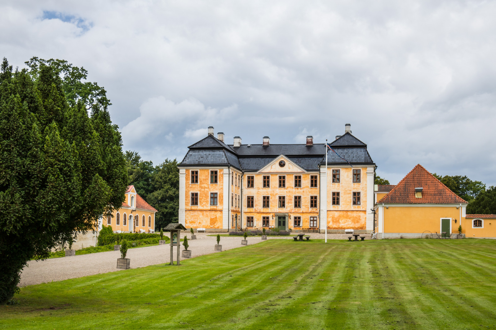 architektura, budova, Dům, hrad, zámek, majetek, architektura, byggnad, slott, exif modelu canoneos760d, geocountry, Kamera aby kánon, geocity, Model fotoaparátu canoneos760d, geostate, geolocation, EXIF čočka efs18200mmf3556is, exif aby kánon, EXIF isospeed 100, EXIF otvor 80, exif focallength 32mm, christinehof, trávník, venkov, vznešený domov, zámek