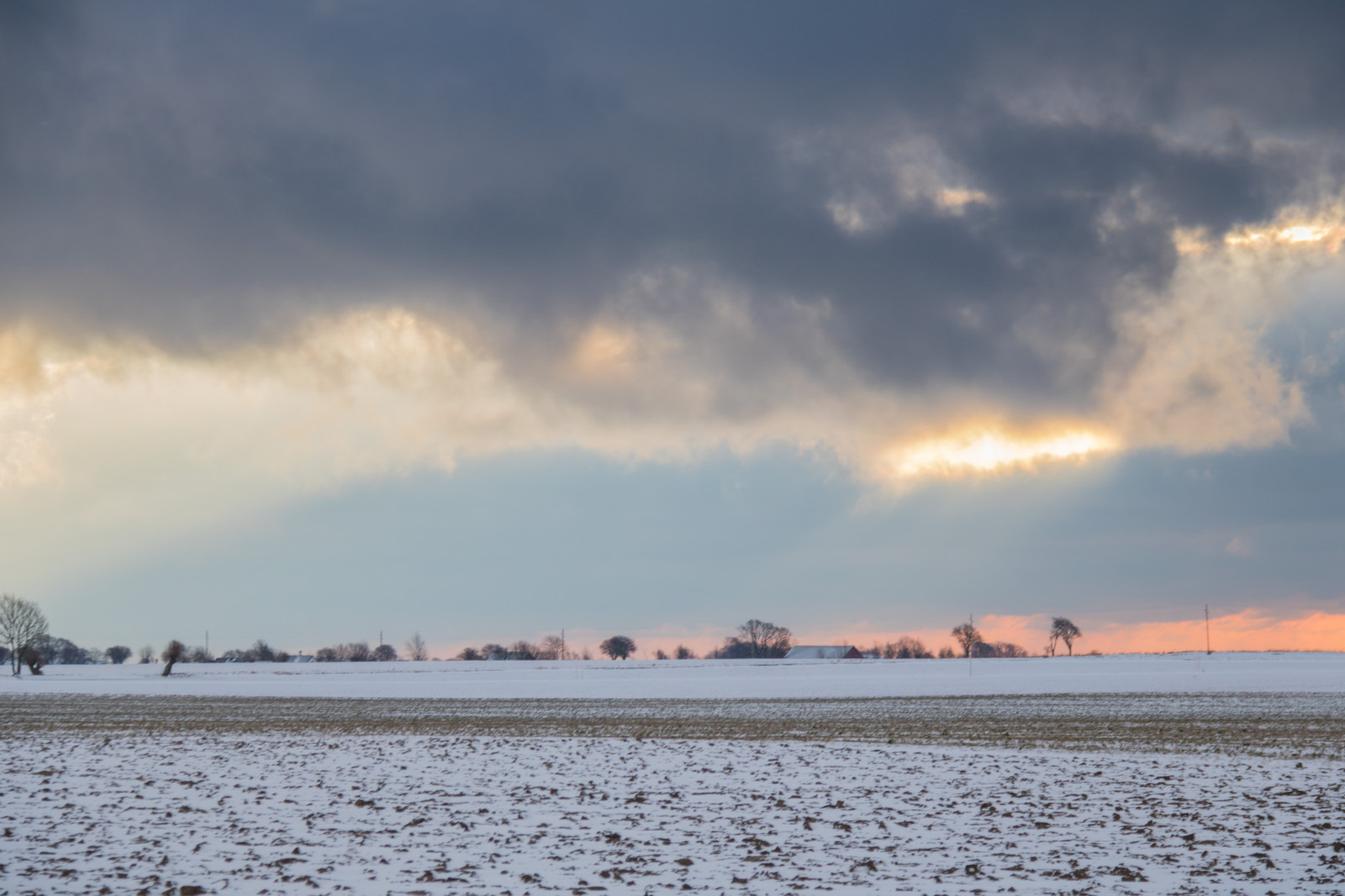 slunečnímu záření, krajina, západ slunce, moře, pobřeží, písek, odraz, nebe, sníh, zima, pláž, svítání, večer, ráno, pobřeží, horizont, soumrak, mrak, počasí, svítání, oceán, vlna, sn, Vinter, venkov, landsbygd, s dersl tt, landskap, tělo z vody, mořská vlna, mělčina při ústí řeky