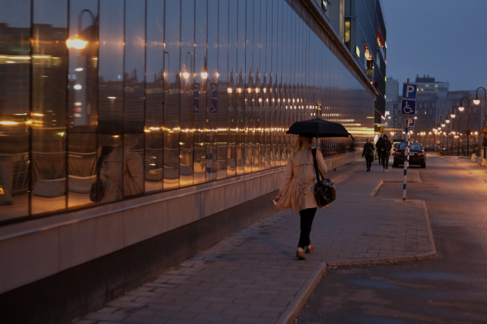 คน, พระอาทิตย์ตก, cityscape, กลางคืน, อาคาร, การสะท้อน, ร่ม, ตอนเย็น, เช้า, กระจก, สะพาน, พลบค่ำ, ทางเดิน, เบา, กลาสโกว์, สำรวจ, ผู้หญิง, fotosondag, Byggnad, m nniska, fs160529, Kvinna, reflektion, เชิงอรรถ, โครงสร้าง nonbuilding