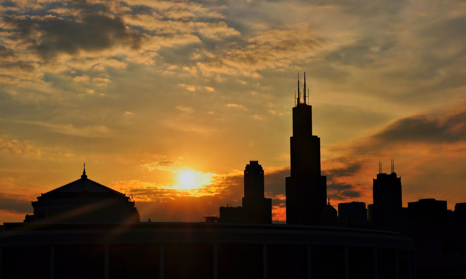 ท้องฟ้า, สถานที่สำคัญ, เส้นขอบฟ้า, พระอาทิตย์ตก, สายัณห์, เมือง, cityscape, รุ่งอรุณ, พระอาทิตย์ขึ้น, มหานคร, หอคอย, พลบค่ำ, ตึกระฟ้า, ปริมณฑล, กลางวัน, เมฆ, ตอนเย็น, เช้า, ขอบฟ้า, อาคาร, ยอดแหลม, ภาพเงา, ท้องฟ้าสีแดงตอนเช้า, ปรากฏการณ์ทางอุตุนิยมวิทยา