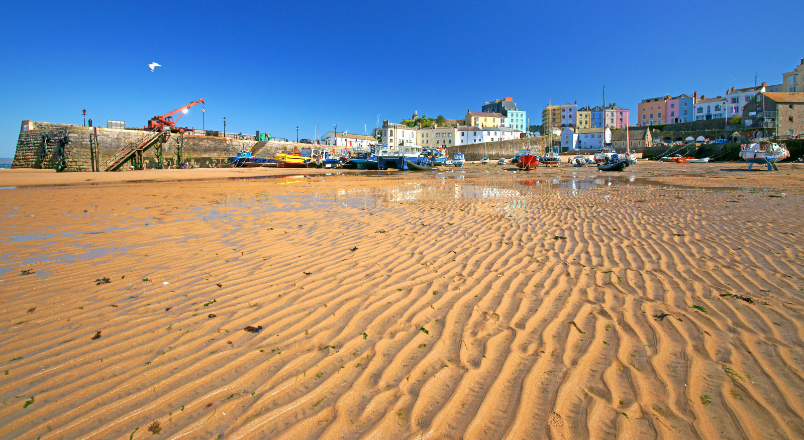 krajina, moře, pobřeží, písek, pláž, pobřeží, slunce, Slunný, 2015, chodník, Wales, duben, Tenby, den, budovy, pobřeží, lodě, barvitý, přístav, dřevěný, modrá obloha, velština, rossevans, minoltakid, theminoltakid, rossdevans, přírodní prostředí, tělo z vody, Pembrokeshire, odliv, 18., tenbyharbour