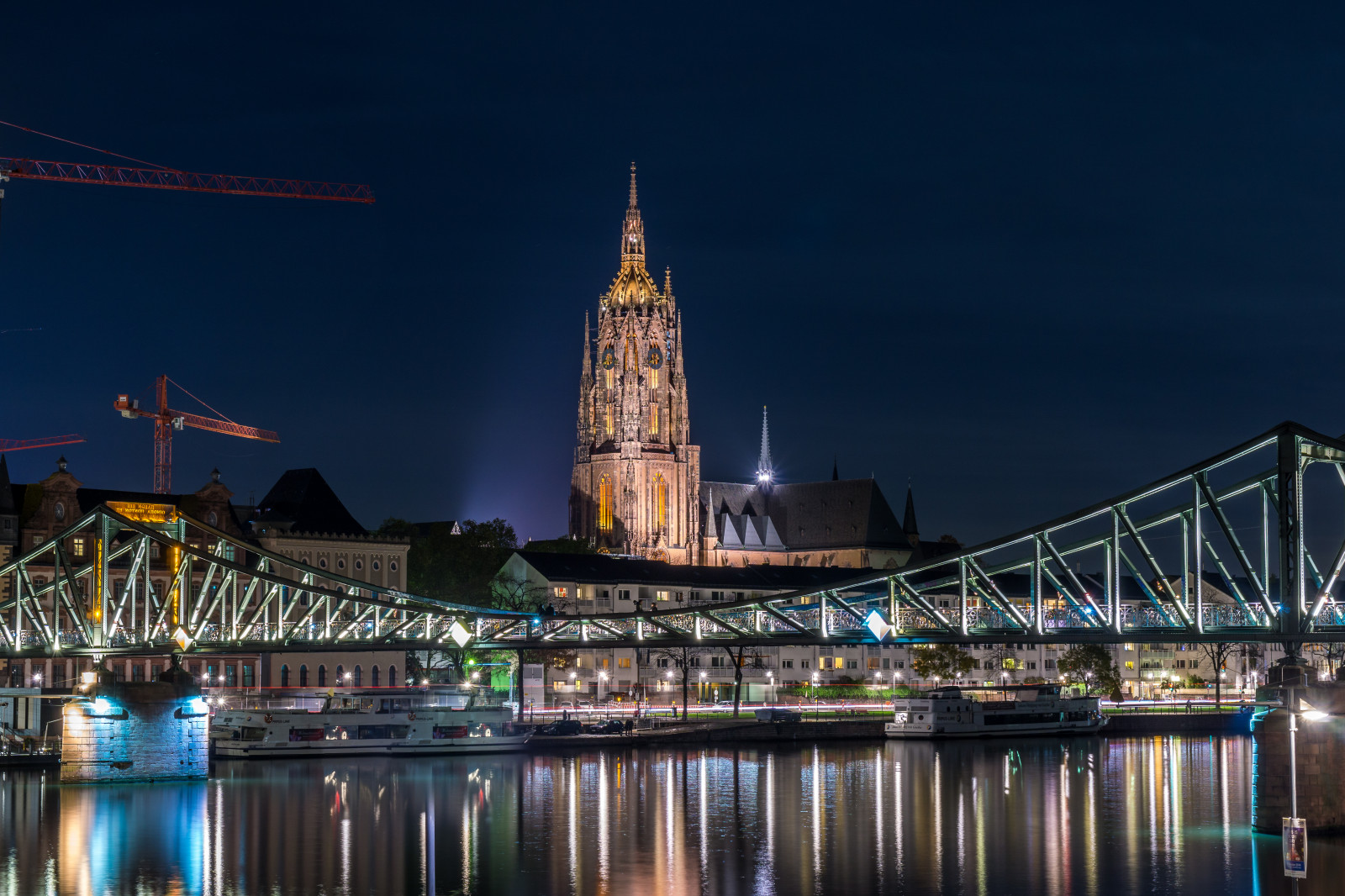 město, panoráma města, noc, architektura, voda, budova, odraz, nebe, Frankfurt, panoráma, mrakodrap, večer, věž, most, řeka, soumrak, metropole, spirála, Landschaft, deutschland, mezník, kirche, architektur, langzeitbelichtung, Fluss, hessen, geb ude, nachtaufnahme, urban area, turistická atrakce, Metropolitní oblast, kostelní věž, frankfurtammain, eisernersteg, Stadtansicht, Innenstadt