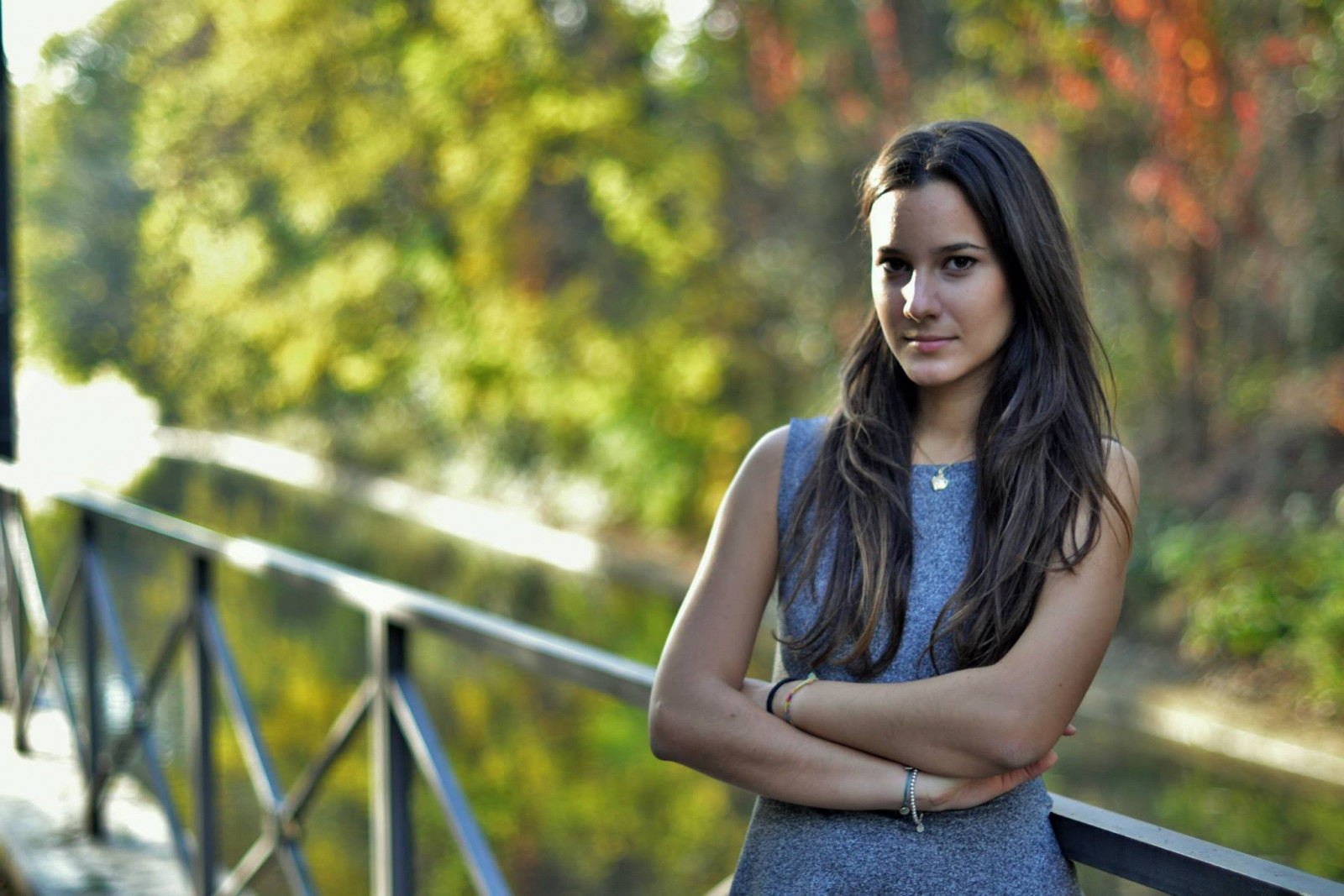 tvář, kontrast, podzim, model, portrét, Příroda, bruneta, stín, fotografování, šaty, zelená, modrý, Šedá, Rozmazané, móda, Nikon, bokeh, emoce, jaro, mlhavý, Milano, pohled, Milán, Francesca, světlo, dramatický, 50mm, podzim, stíny, barvy, dívka, krása, sezóna, žena, osvětlení, dof, rozmazat, barvy, fotografie, ritratto, nikond3100, natura, autunno, Modella, móda, Trudi, drama, portrétní fotografie, focení, 50mmf14, beautfiul, trudiphotography, autumncolors, Naviglio, Martesana