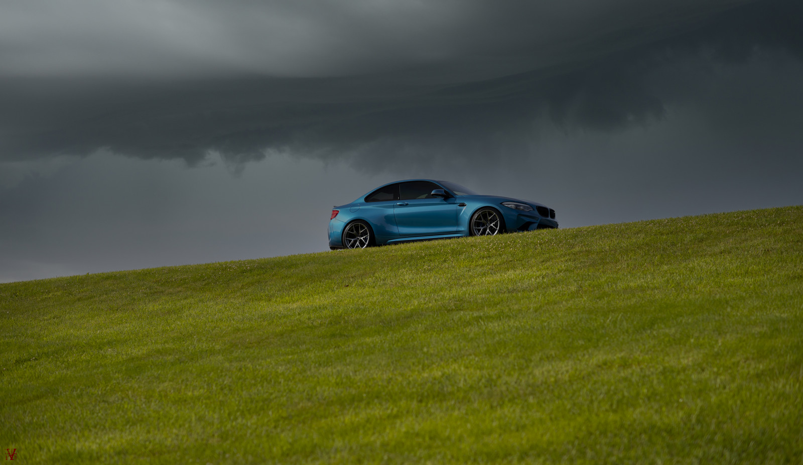 Wallpaper car, BMW, m power, grass, clouds 2560x1485 haidao2006