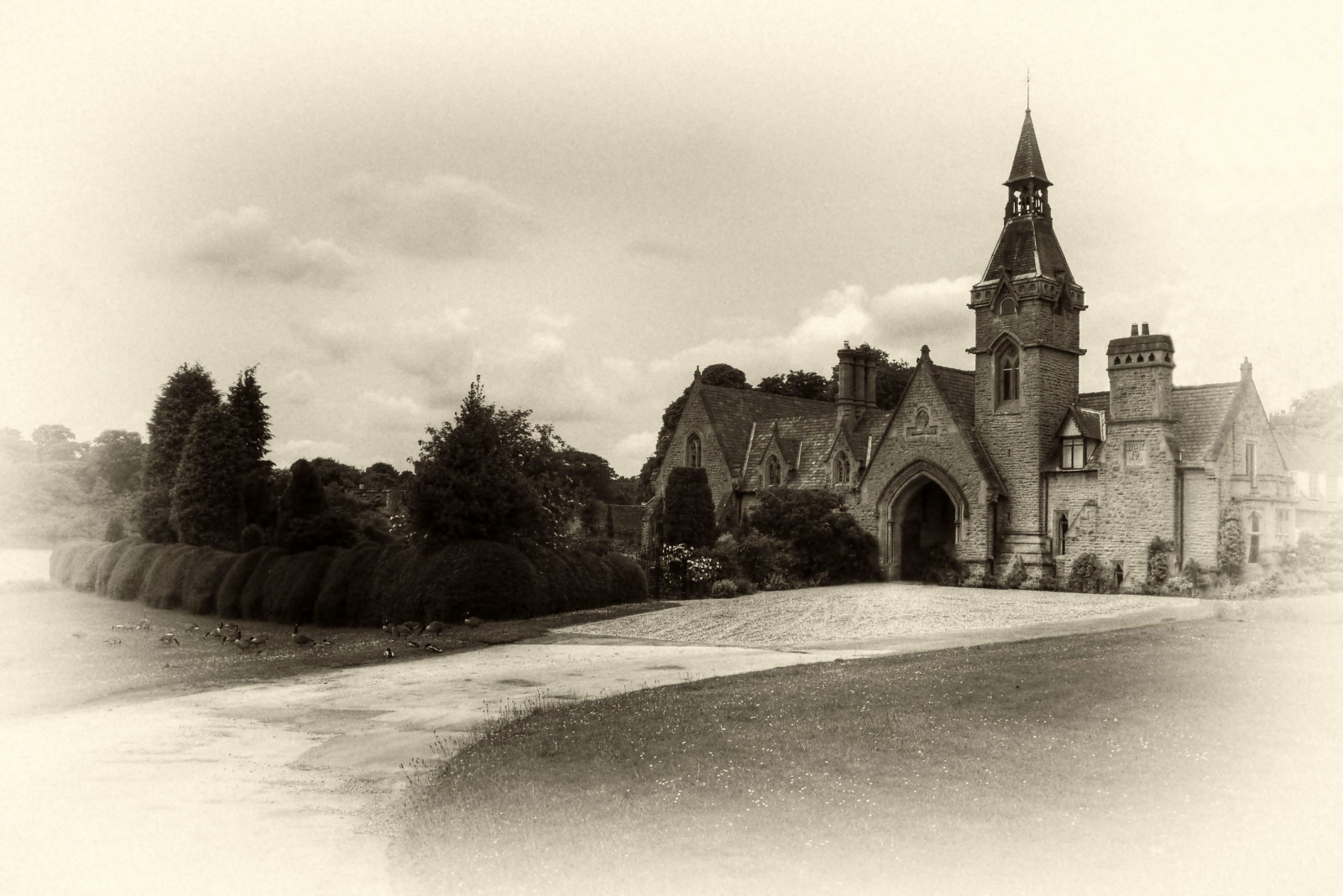 stromy, krajina, starý, černobílý, architektura, Příroda, nebe, mraky, hrad, dějiny, křoví, kostel, spirála, zámek, Panasonic, Mono, mrak, strom, Kachny, G1, Černý a bílý, monochromatické fotografování, Nottinghamshire, 1445mm, klythawk, Coachhouse, Newsteadabby, stock photography