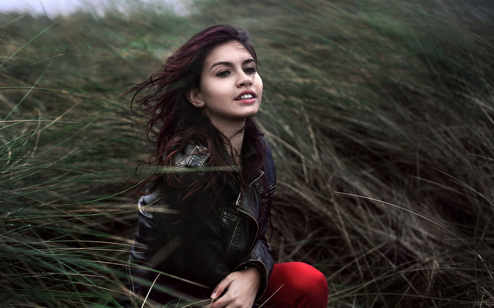 Skov, Kvinder udendørs, Kvinder, model, portræt, natur, græs, udendørs, fotografering, mode, pige, skønhed, dame, fotografi, mørke, levested, naturligt miljø, portrætfotografering, Photo shoot