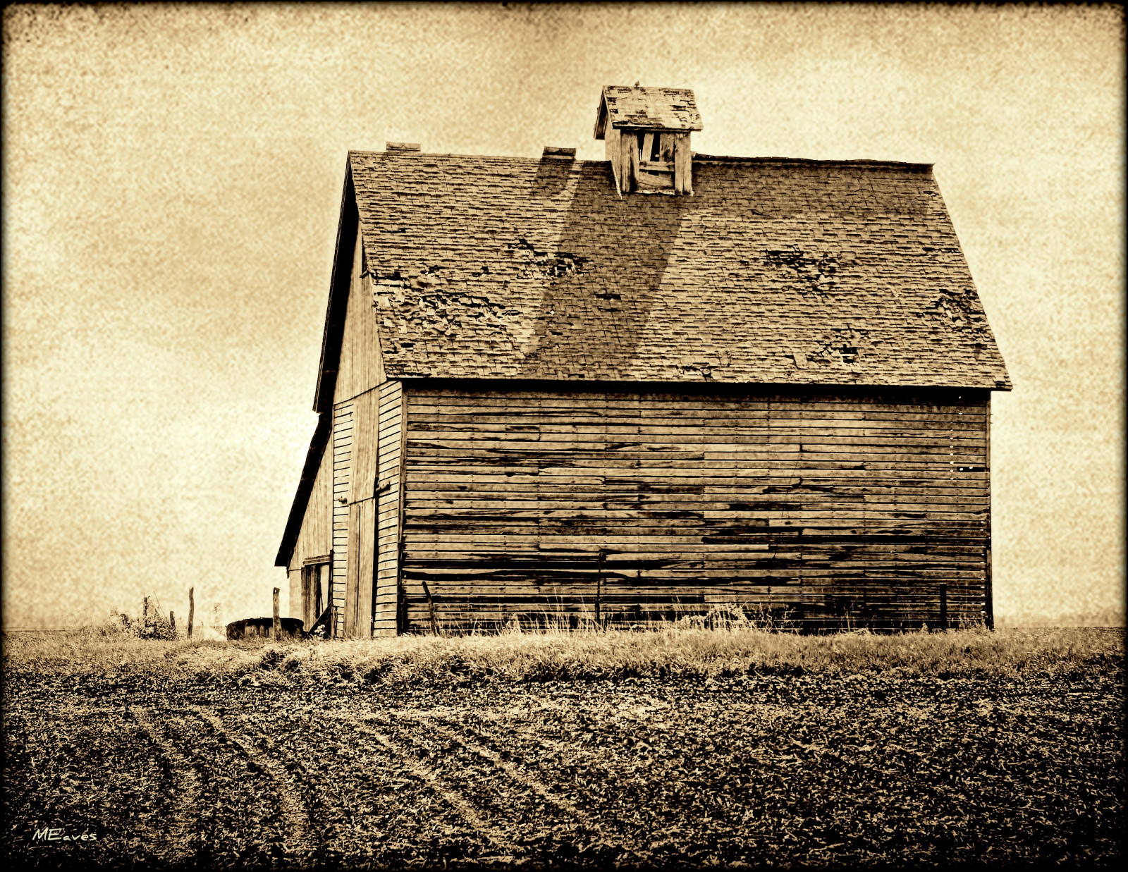 stěna, Černý a bílý, Dům, nebe, dějiny, dřevo, černobílý, budova, fasáda, monochromatické fotografování, stodola, textura, okno, stock photography, dávná historie