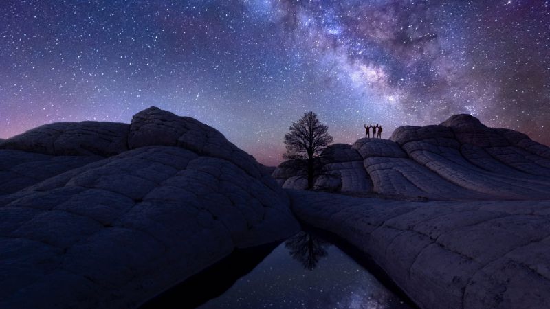 muži, stromy, krajina, noc, voda, galaxie muži, stromy, krajina, noc, voda, galaxie