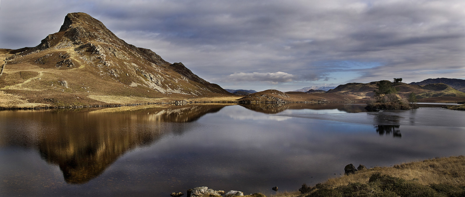 krajina, moře, kopec, jezero, voda, Skála, Příroda, odraz, nebe, mraky, led, večer, ráno, pobřeží, řeka, divočina, soumrak, Wales, Terén, mrak, podzim, hora, svítání, nádrž, vysočina, jezero, atmosférický jev, horských reliéf, pohoří
