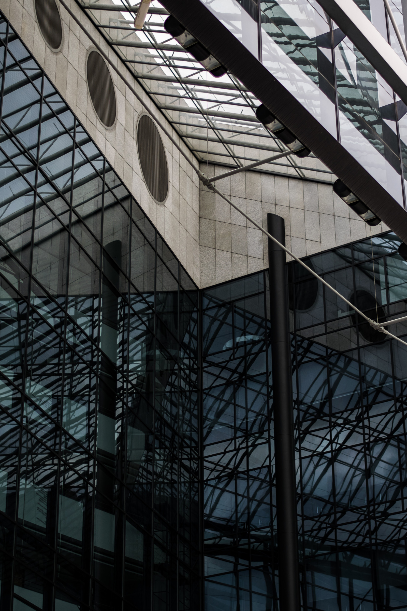 architektura, abstraktní, budova, odraz, fotografování, symetrie, mrakodrap, Německo, struktura, Němec, centrum, tvar, čára, fasáda, hlavní sídlo, urban area, panelový dům, denní osvětlení