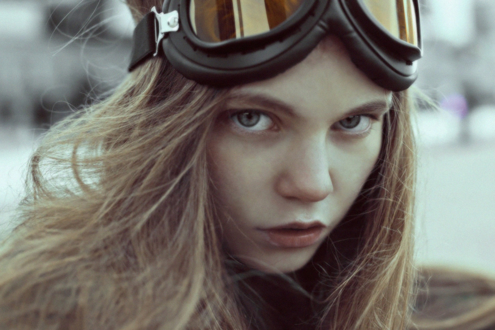 tvář, lidé, ženy, model, portrét, dlouhé vlasy, brýle, fotografování, zpěvák, móda, vlasy, nos, Osoba, kůže, oblečení, hlava, supermodelka, dívka, krása, usměj se, oko, dáma, blond, účes, portrétní fotografie, focení, hnědé vlasy, vision care, orgán, zblízka, brýlí