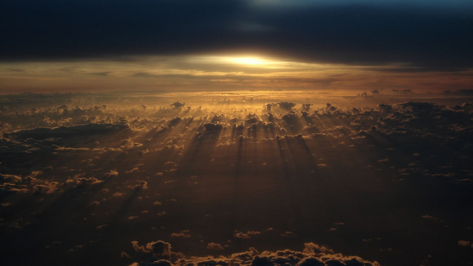 slunečnímu záření, západ slunce, moře, noc, kopec, odraz, nebe, mraky, svítání, večer, ráno, pobřeží, slunce, horizont, atmosféra, soumrak, mrak, hora, svítání, tma, 1920x1080 px, atmosférický jev, Atmosféra Země