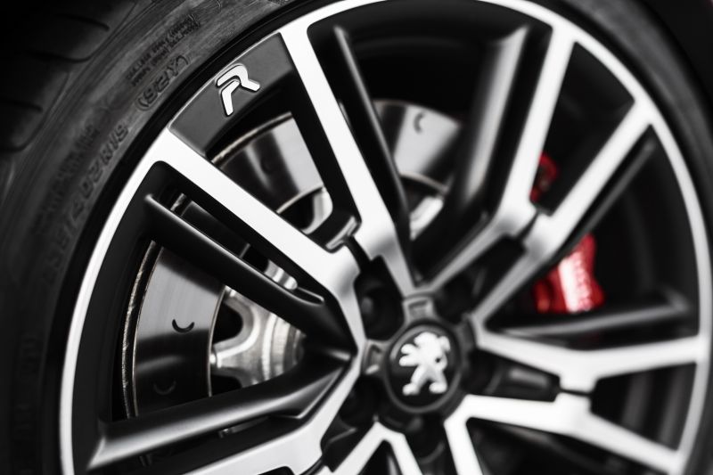 auto, vozidlo, pneumatika, peugeot, volant, netcarshow