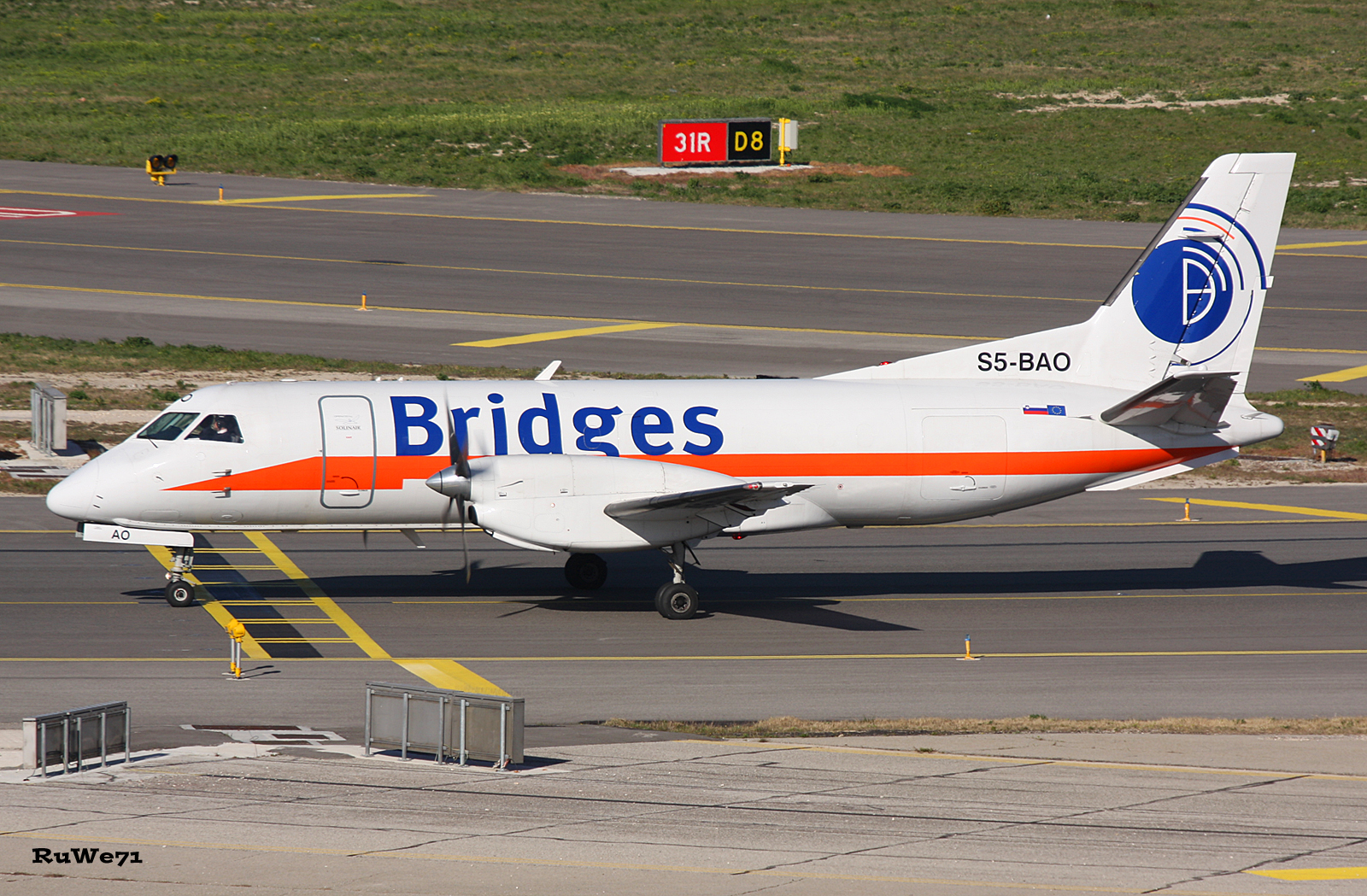 cielo, aereo, aereo, Boeing, Canone, aeroporto, saab, aerei, carico, pista di decollo, Boeing 737, Volo, Decollare, 40d, aviazione, smacchiatura, canonphotography, avions, linea aerea, spotter, luchthaven, canon40d, motore aeronautico, trasporto aereo, Ingegneria Aerospaziale, aereo di linea, jet, aeromobili corpo stretto, Planespotting, business jet, Boeing c 40 taglierine, Boeing 737 prossima generazione, falda, aviationphotography, Sig.ra, flugzeuge, area di stazionamento, elica, Flughafen, aeroport, Planespotter, Sop, Saab340, Vliegtuigen, Cargoaircraft, Turboprop, Marseillemarignane, Lfml, Un roportdemarseille, Marseilleairport, Solinair, Marseillemarignaneprovence, 340a011, S5bao