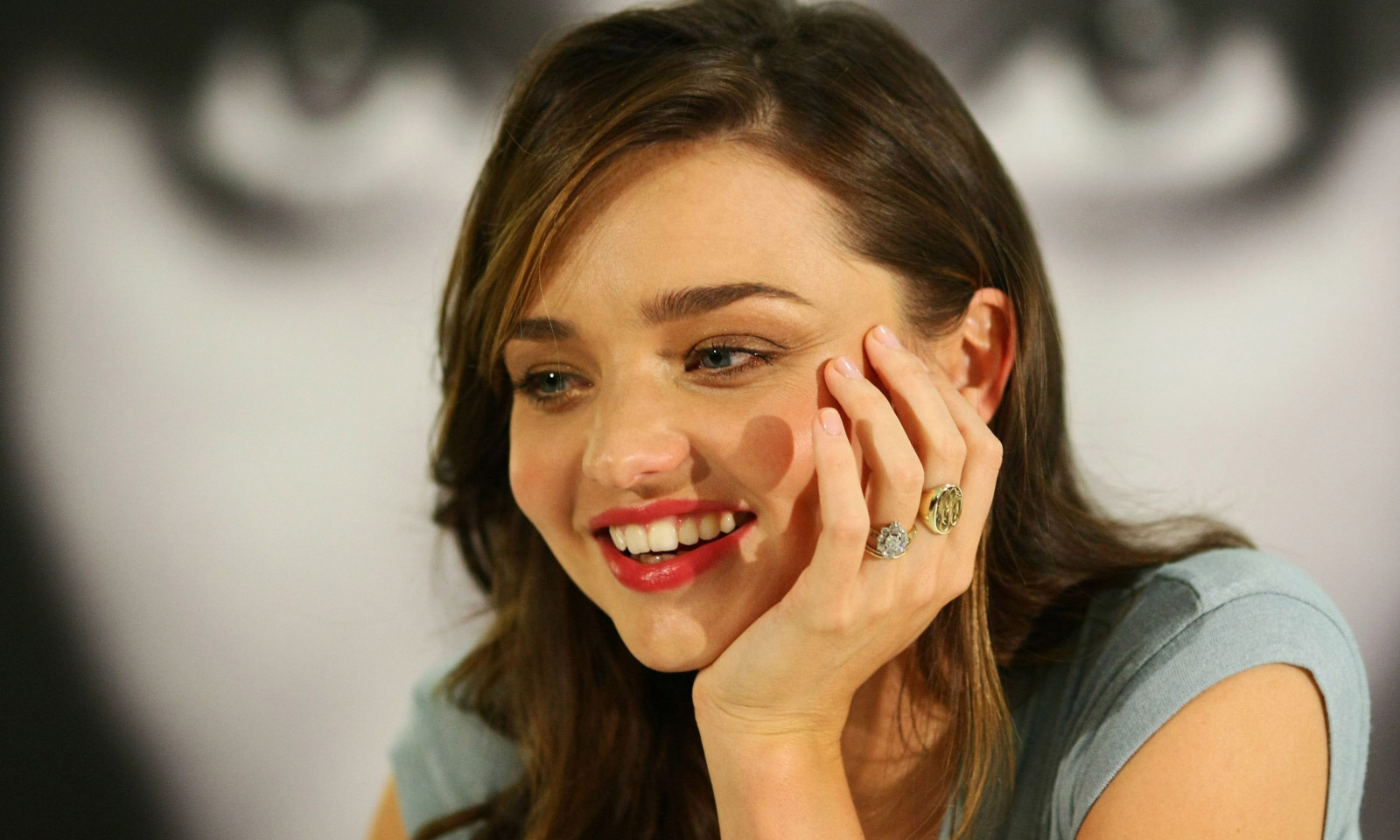 tvář, ženy, model, portrét, modré oči, bruneta, zpěvák, móda, pusa, nos, Miranda Kerr, emoce, Osoba, kůže, hlava, zpěv, Smích, dívka, krása, usměj se, oko, žena, dáma, portrétní fotografie, focení, mimika, Lidské tělo, orgán, 2998x1799 px