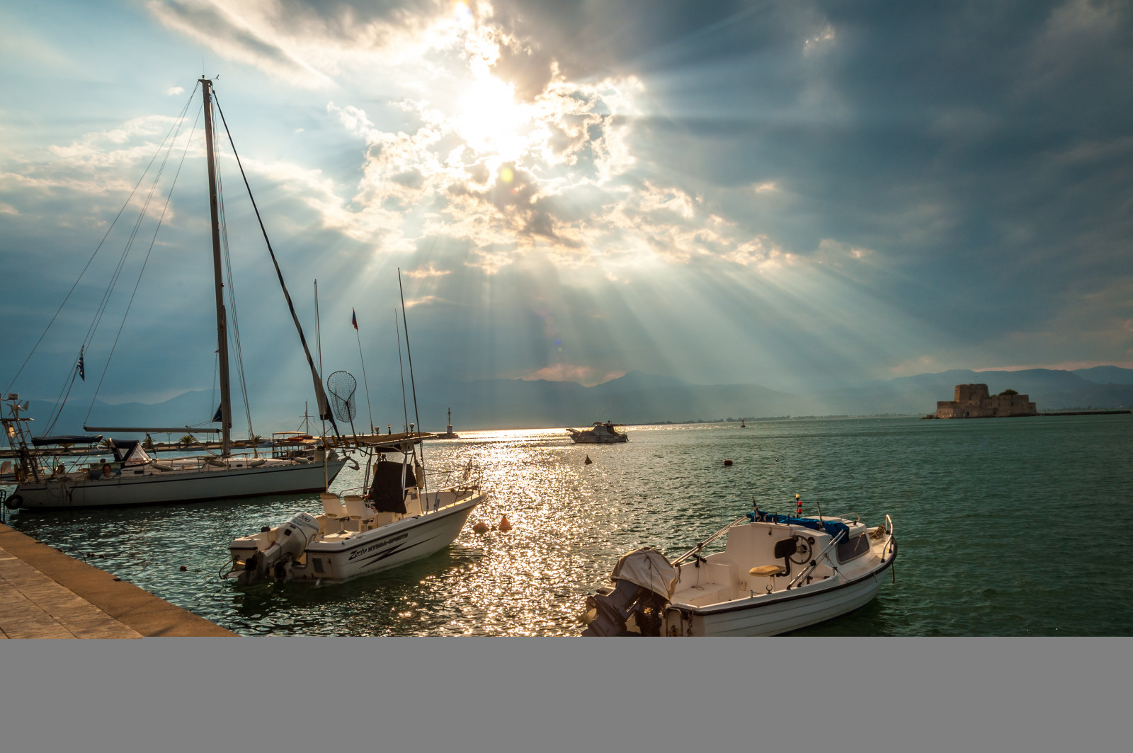 loď, loď, západ slunce, moře, záliv, voda, vozidlo, mraky, pobřeží, slunce, Řecko, Nikon, Evropa, Europa, mrak, saariysqualitypictures, oceán, plavidlo, D700, kapesní, Griechenland, 24120mmf3556gvr, 24120 mm, Nafplio, 24120mmvr