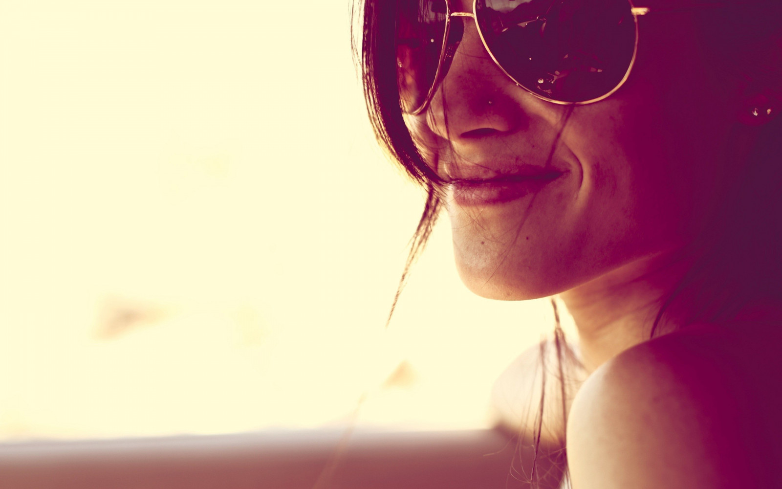 tvář, lidé, model, portrét, sluneční brýle, brýle, Červené, fotografování, vlasy, pusa, nos, růžový, emoce, Osoba, kůže, barva, chladný, dívka, krása, usměj se, oko, žena, ruka, dáma, tvar, smysl, ret, blond, účes, 2560x1600 px, focení, mimika, vision care, orgán, zblízka, brýlí