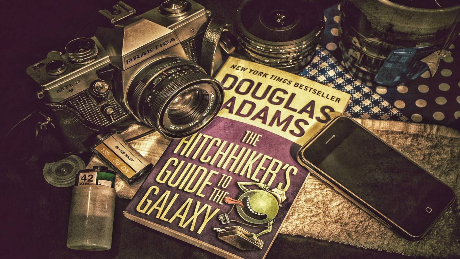 macchina fotografica, tecnologia, Stile retrò, smartphone, Desktop 3D, rivista, Douglas Adams, forma, fotografia