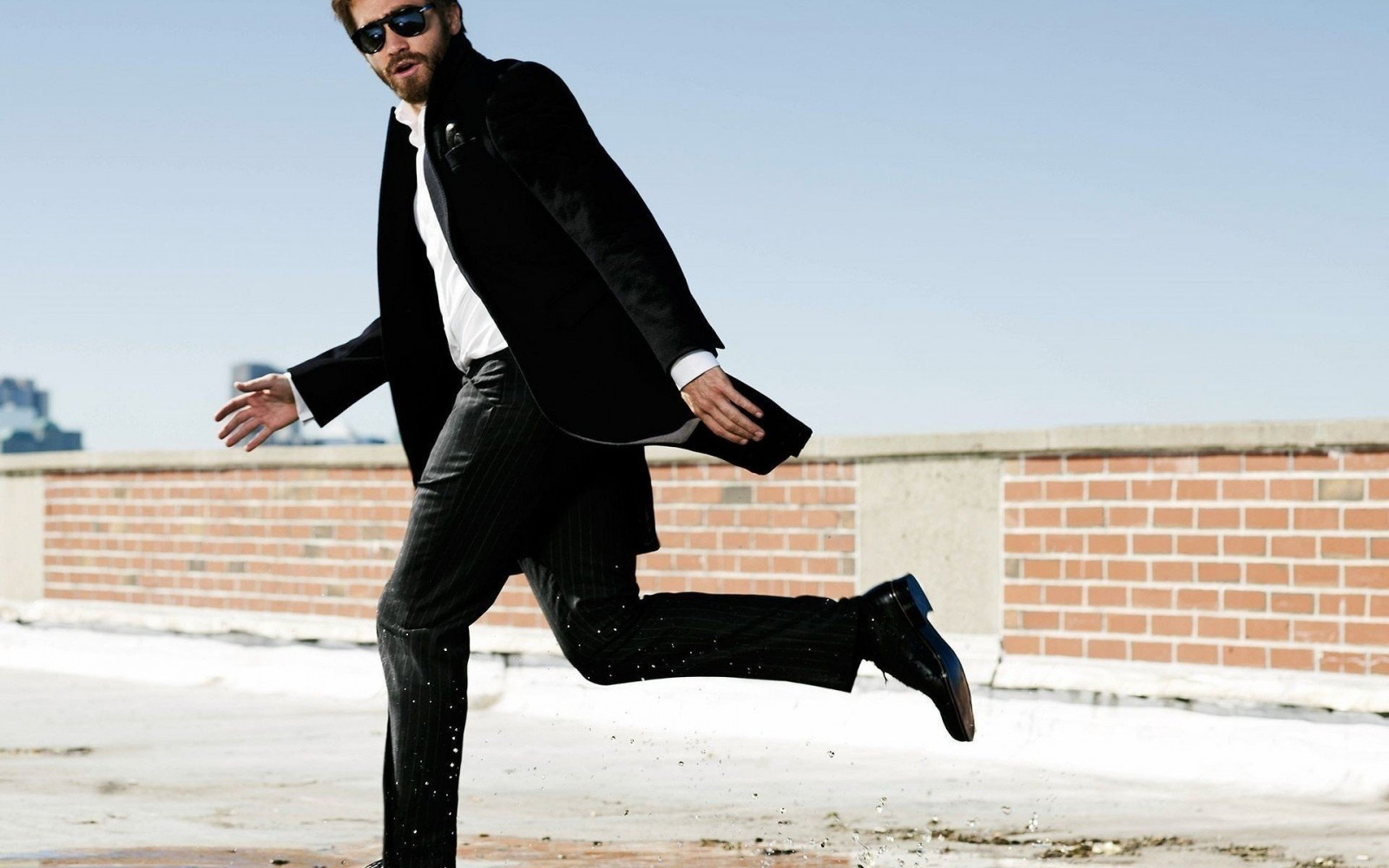 Men' Actor Run Wallpaper : 1920x1200 px, actors, black, Brick, Gyllenhaal, jacket ...