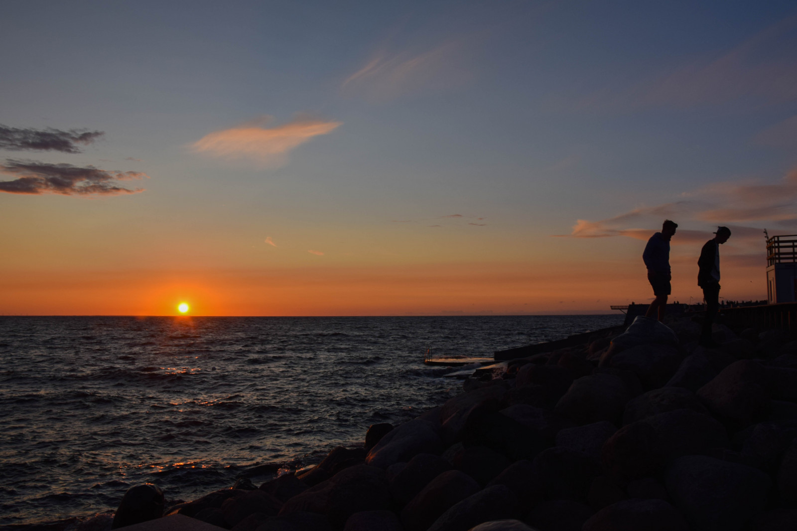 slunečnímu záření, západ slunce, moře, záliv, voda, pobřeží, nebe, mraky, pláž, svítání, večer, ráno, pobřeží, slunce, oranžový, horizont, pelerína, Švédsko, soumrak, mrak, svítání, oceán, siluety, vlna, resund, solnedg ng, Malmo, siluetter, odlesk, mořská vlna