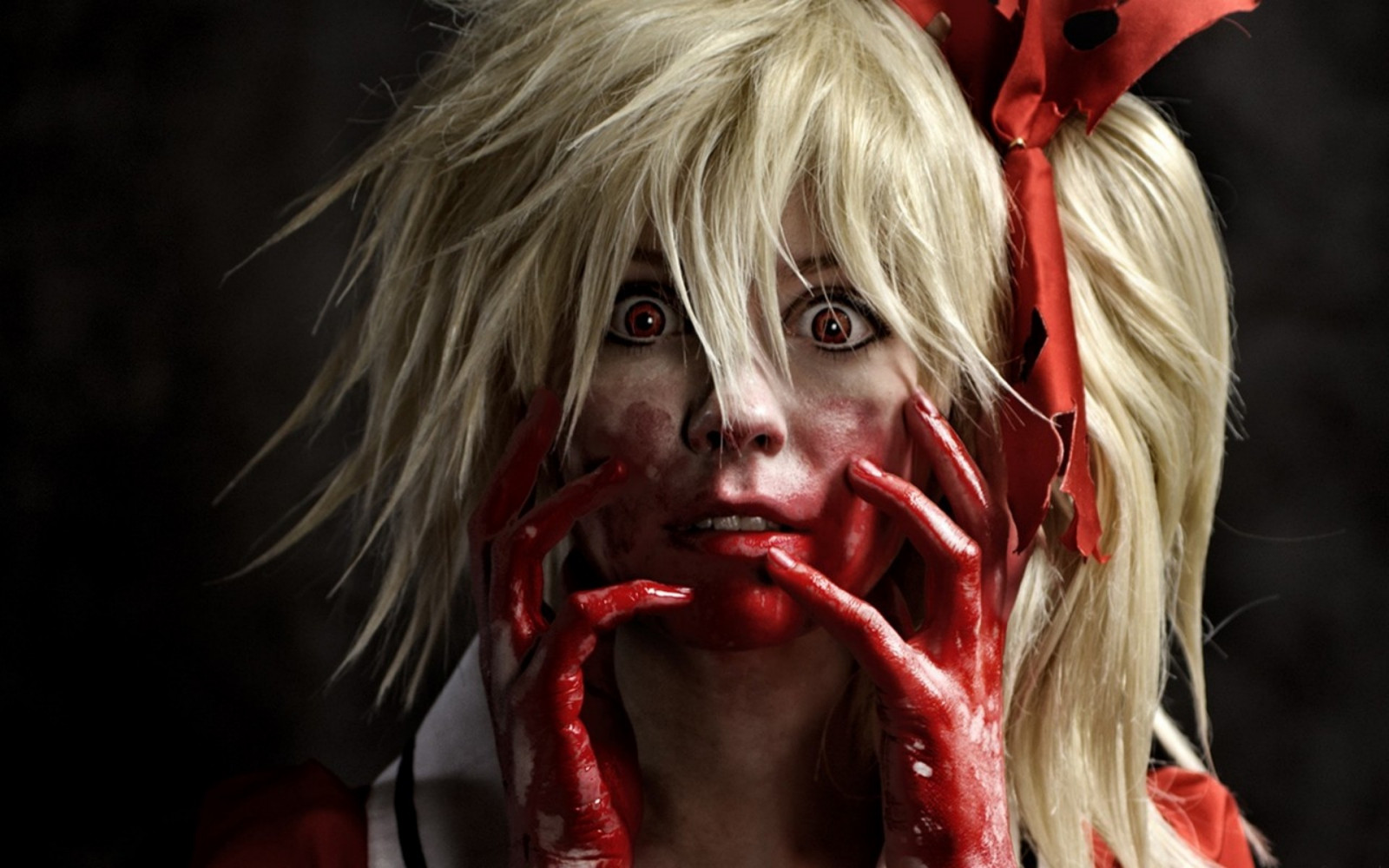 cosplay, blondýnka, strašidelný, Červené, krev, vlasy, pusa, Flandre Scarlet, oblečení, Aleksandra Bodler, dáma, kostým, fiktivní postava, živá mrtvola