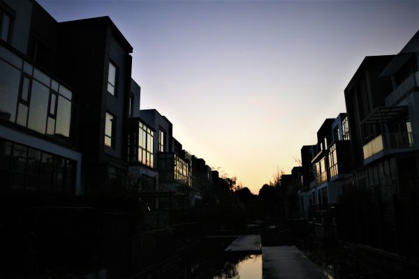 sky,atmosphere,window,water,building,dusk