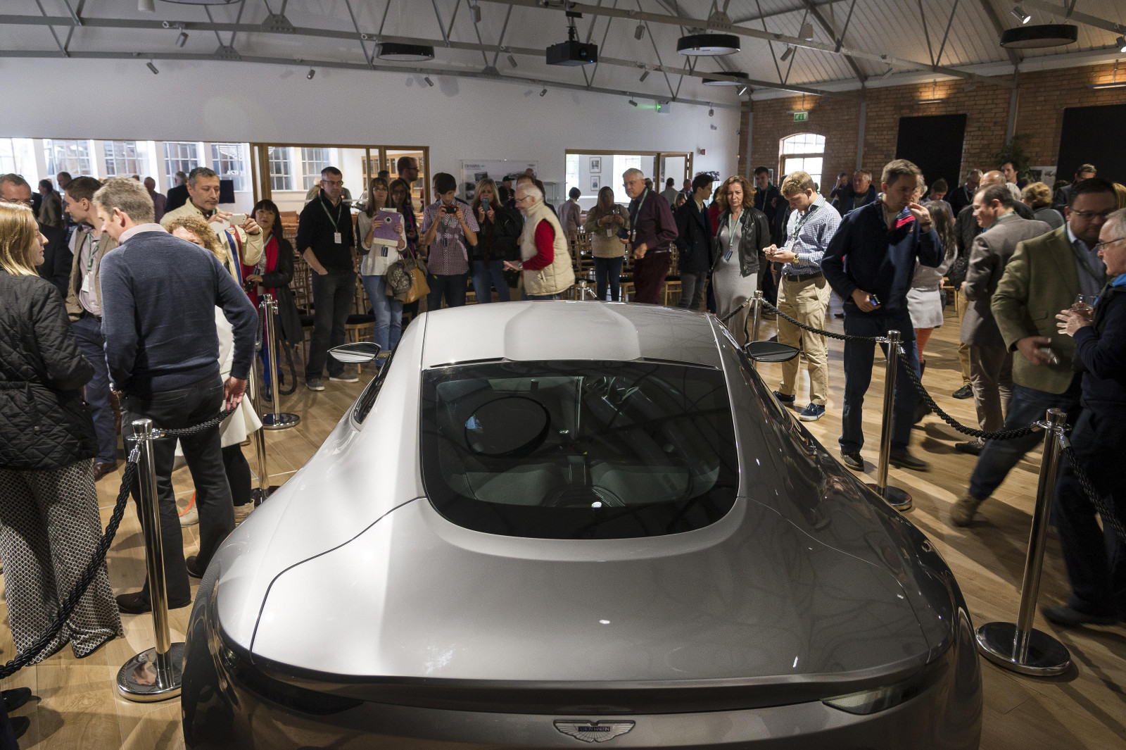 auto, vozidlo, sportovní auto, Aston Martin, výkon auta, netcarshow, netcar, obrázky vozidel, photo auto, 2016, DB10, výstava, superauto, pozemní vozidla, automobilového designu, automobil make, luxusní vůz, auto show
