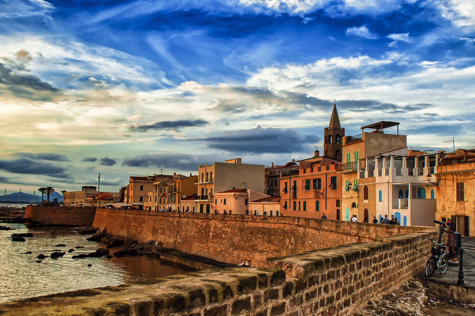moře, město, panoráma města, Itálie, voda, budova, nebe, pláž, Cestovní ruch, žlutý, vesnice, večer, pobřeží, oranžový, horizont, město, nábřeží, Sardinie, mrak, greatphotographers, blinkagain, mygearandme, Italia, oceán, elitegalleryaoi, střecha, stěny, spiaggia, autofocus, Soe, flickrstruereflection1, flickrstruereflection2, ringexcellence, dblringexcellence, bestcapturesaoi, flickrstruereflection3, tplringexcellence, sardegna, fasáda, powerofart, meteorologický jev, Alghero, katalánština, Aragonese, Walledcity, Flickrstruereflections4